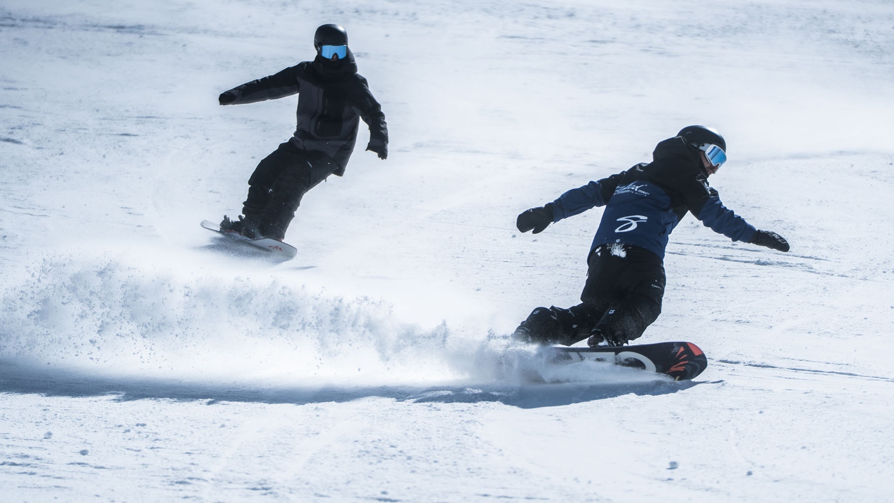 SNOWBOARD