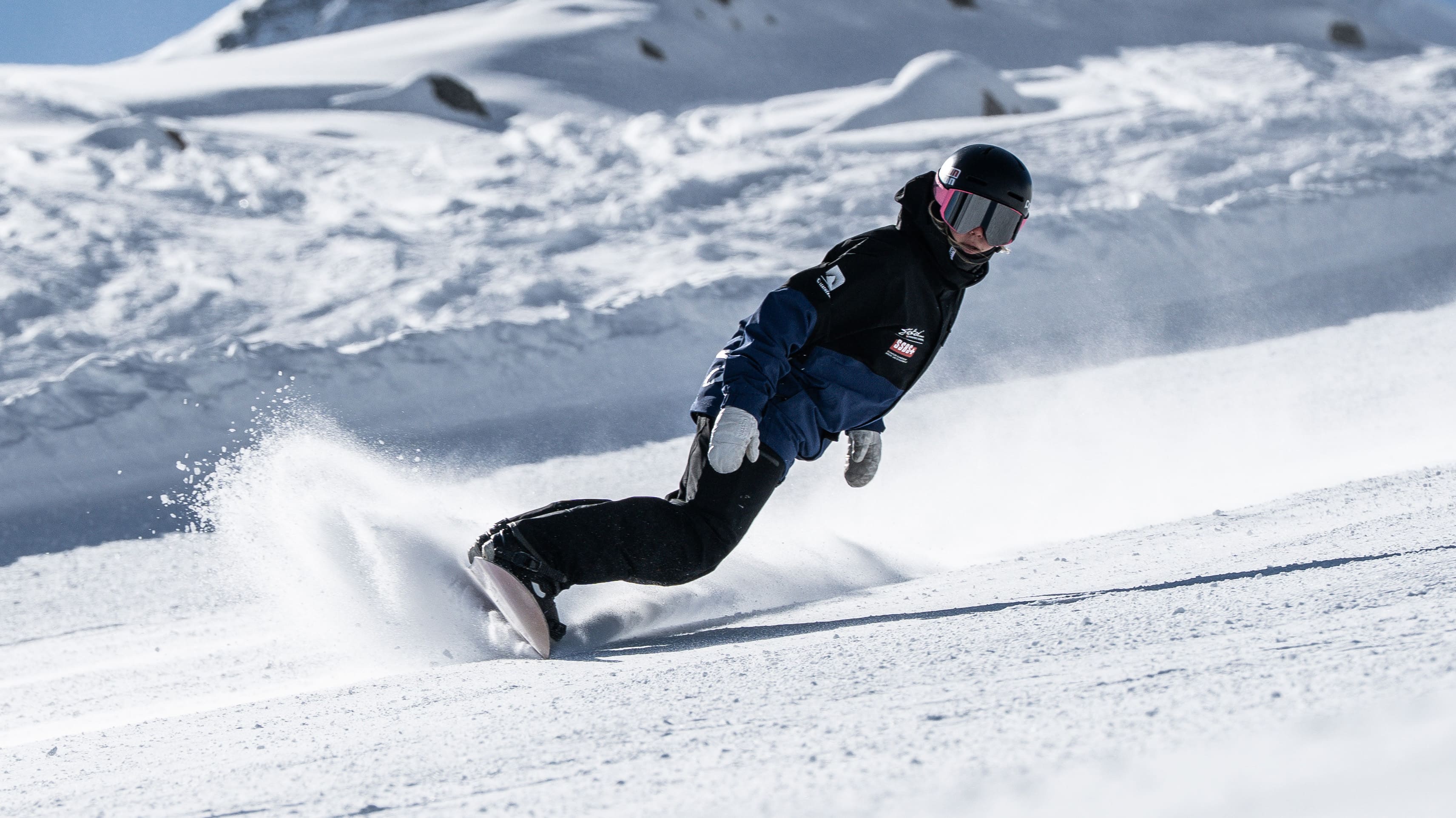Snowboarding scene
